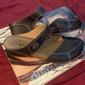 Spring Step Tan and Black Mules with Textured Design